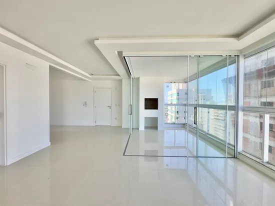 APARTAMENTO PRONTO PARA MORAR 3 SUÍTES MEIA PRAIA