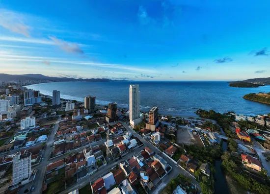 APARTAMENTO FRENTE MAR LANÇAMENTO PEREQUE HOME CLU