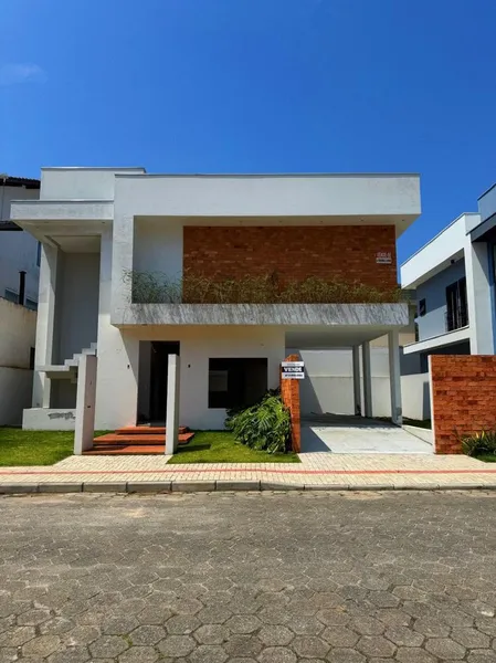 CASA ALTO PADRÃO PORTO BELO